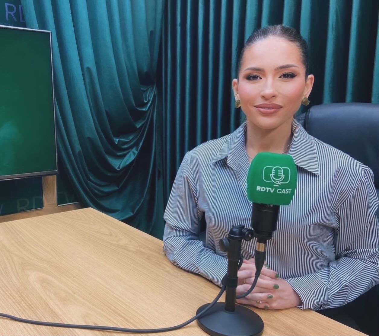 Dra. Stephany Quintanilha em participação no RDTV Cast